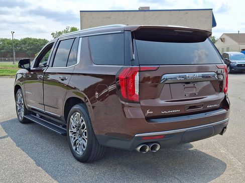 Used 2023 GMC Yukon Denali Ultimate AWD/4WD image 4