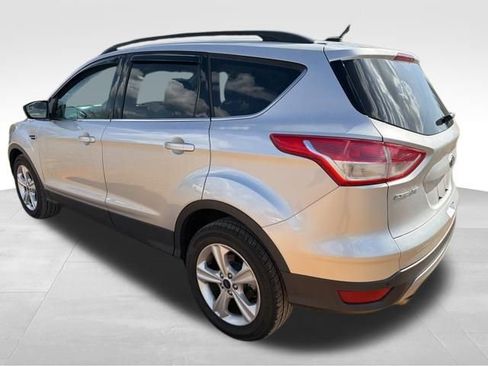 Used 2016 Ford Escape SE w/ Equipment Group 201A image 5