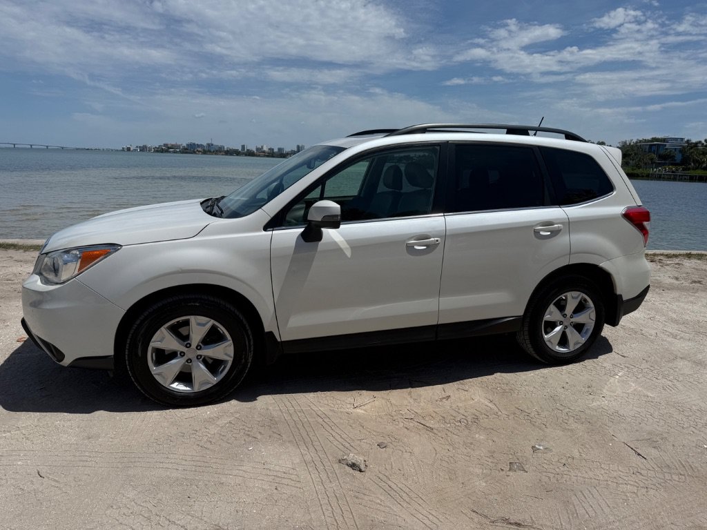 Used 2014 Subaru Forester 2.5i Touring AWD/4WD image 2