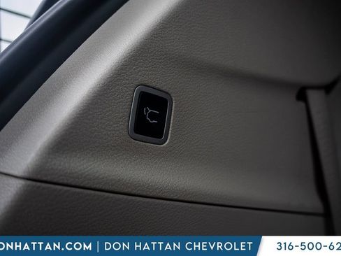 Used 2023 Chrysler Pacifica Touring-L FWD image 32