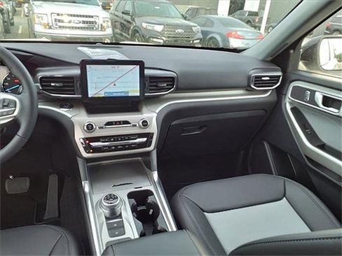 New 2023 Ford Explorer XLT w/ Equipment Group 202A image 15