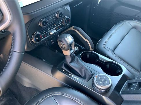 New 2026 Ford Bronco Badlands AWD/4WD image 7