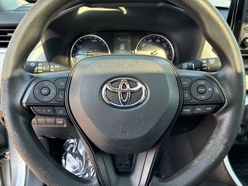 Used 2021 Toyota RAV4 XLE w/ Convenience Package AWD/4WD image 18