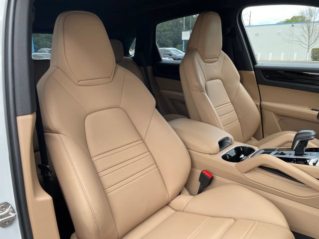 Used 2023 Porsche Cayenne AWD/4WD image 40