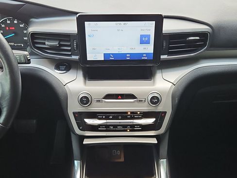 Used 2023 Ford Explorer XLT w/ Equipment Group 202A AWD/4WD image 15