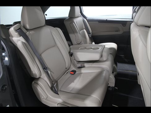Used 2018 Honda Odyssey EX-L image 17