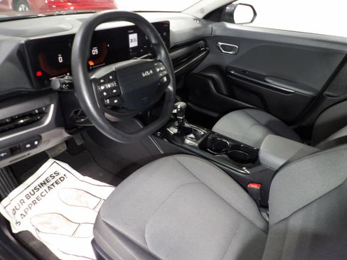 Used 2025 Kia K4 FWD image 9