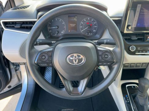Used 2024 Toyota Corolla Cross L image 15