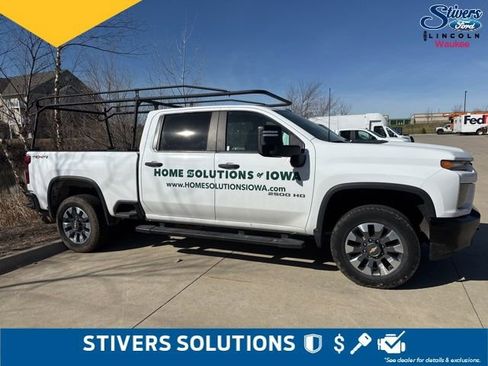 Used 2022 Chevrolet Silverado 2500 Custom w/ Custom Value Package image 3
