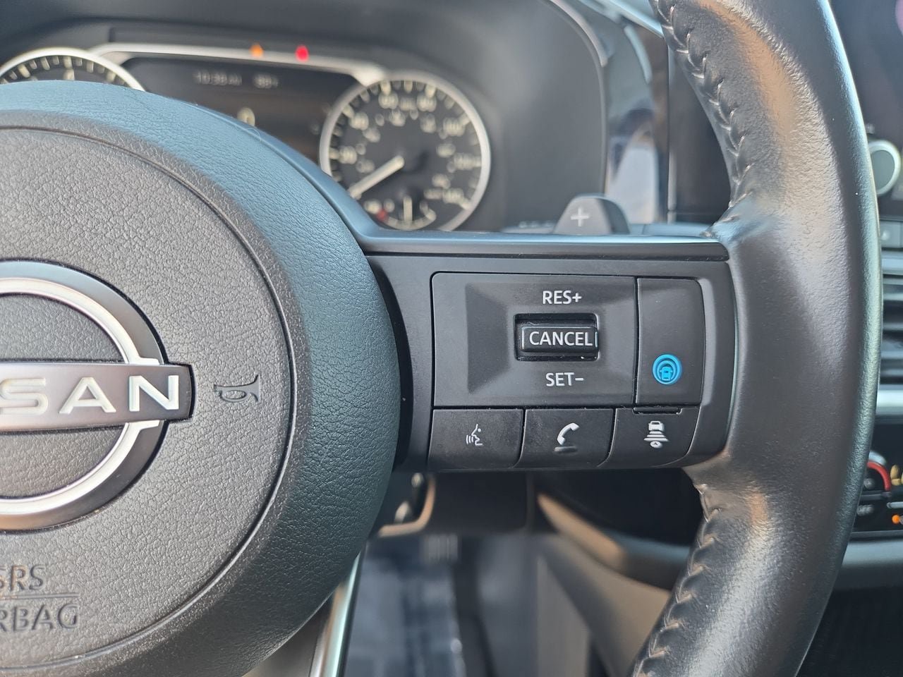 Certified 2025 Nissan Pathfinder SV FWD image 18