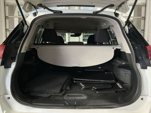 Used 2019 Nissan Rogue S AWD/4WD image 24