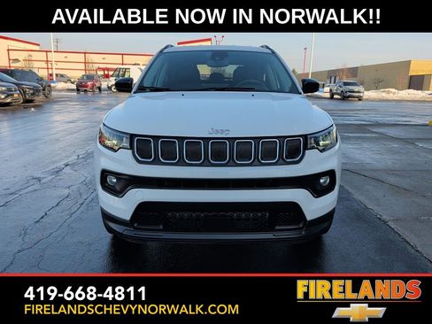 Used 2022 Jeep Compass Latitude image 2