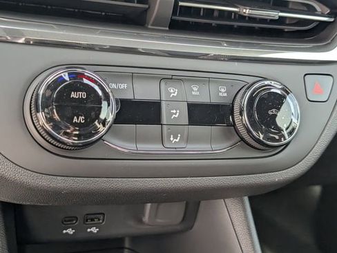 New 2026 Buick Envista Preferred FWD image 13