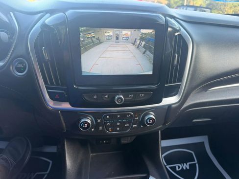 Used 2019 Chevrolet Traverse LT w/ LPO, Cargo Package AWD/4WD image 17
