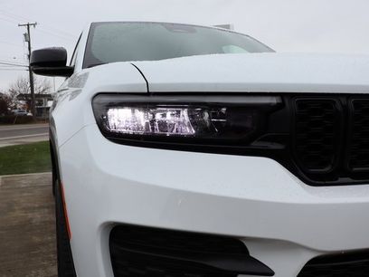 New 2025 Jeep Grand Cherokee Altitude
