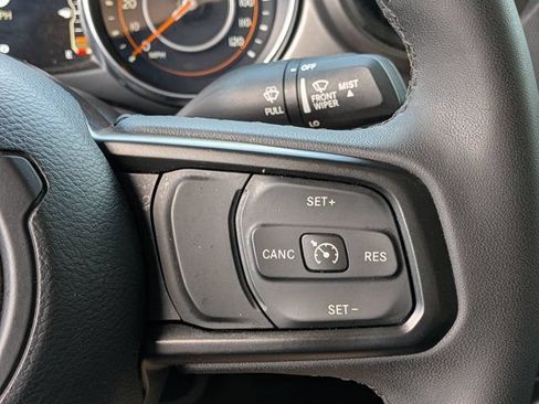 Used 2023 Jeep Gladiator Sport AWD/4WD image 25