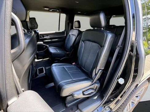 Certified 2024 Jeep Wagoneer Series II AWD/4WD image 21