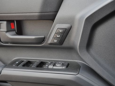 Certified 2025 Toyota 4Runner TRD Off-Road Premium image 35