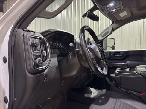 Used 2023 Chevrolet Silverado 2500 LT image 12