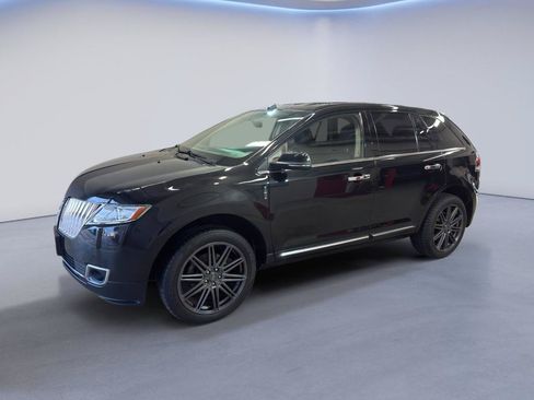 Used 2013 Lincoln MKX AWD image 3