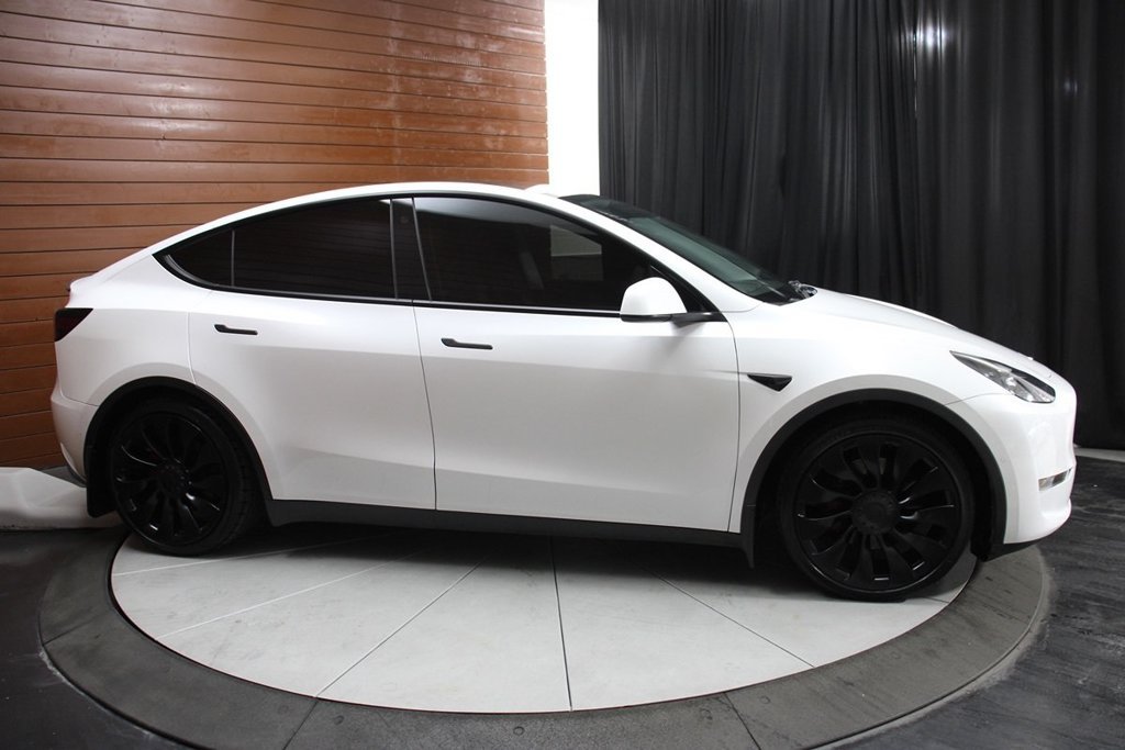 Used 2022 Tesla Model Y Performance AWD/4WD image 13
