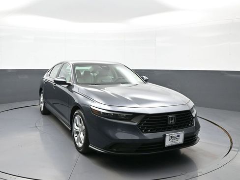 Certified 2023 Honda Accord LX image 3