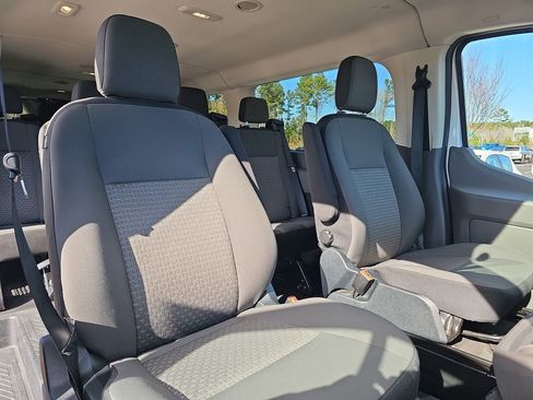 Used 2023 Ford Transit 350 XLT image 13