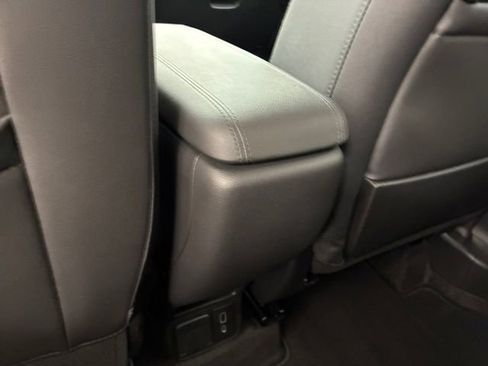 Used 2023 Buick Encore GX Essence w/ Experience Buick Package FWD image 19
