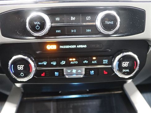 Used 2022 Ford F350 Lariat w/ Lariat Ultimate Package AWD/4WD image 34