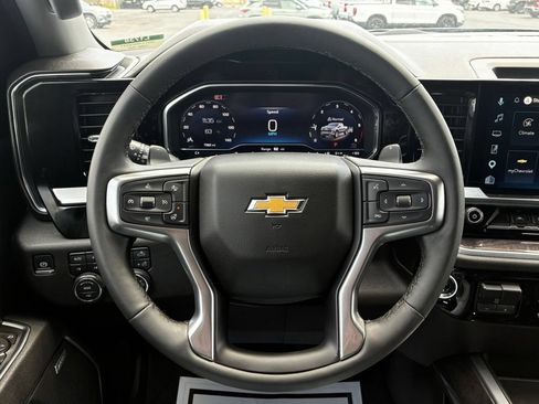Used 2025 Chevrolet Silverado 1500 LTZ AWD/4WD image 11
