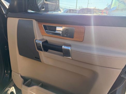 Used 2015 Land Rover LR4 HSE image 17