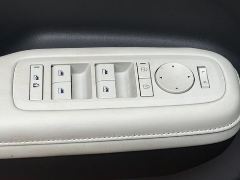 Certified 2025 Hyundai Santa Fe SEL AWD/4WD image 23