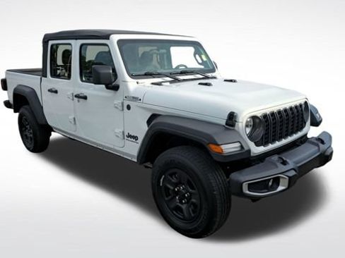 Used 2026 Jeep Gladiator Sport AWD/4WD image 7