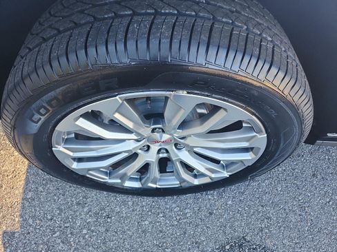 Certified 2022 GMC Yukon Denali image 7