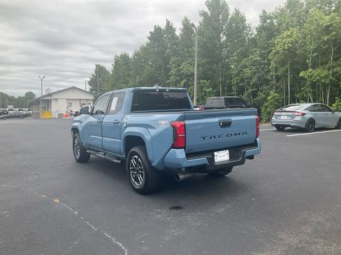 Used 2026 Toyota Tacoma TRD Sport w/ TRD Sport Premium Package RWD image 7