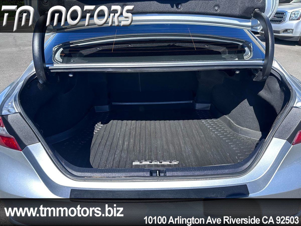 Used 2022 Toyota Camry SE w/ Carpet Mat Package (TMS) FWD image 20