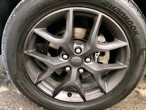 Used 2019 Jeep Grand Cherokee Limited X image 8