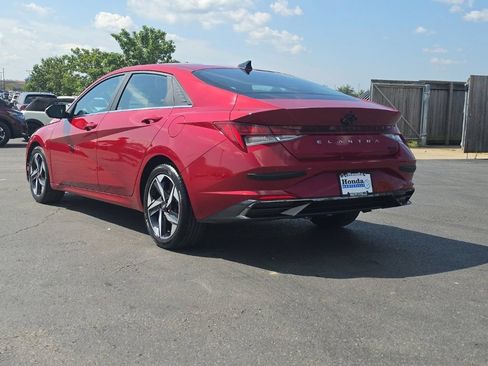 Used 2023 Hyundai Elantra Limited w/ Cargo Package FWD image 5