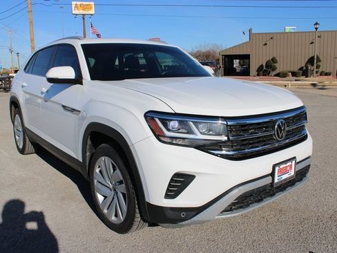 Used 2021 Volkswagen Atlas Cross Sport SE image 3