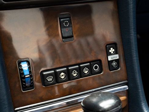 Used 1988 Mercedes-Benz 560 SL image 29