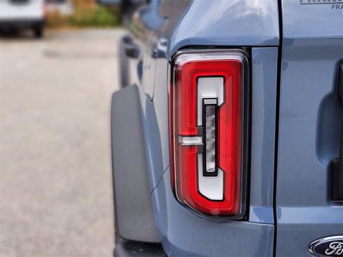 New 2025 Ford Bronco Badlands image 9