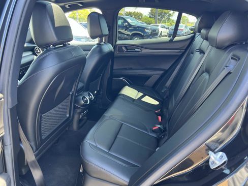 Used 2023 Alfa Romeo Stelvio Ti AWD/4WD image 22