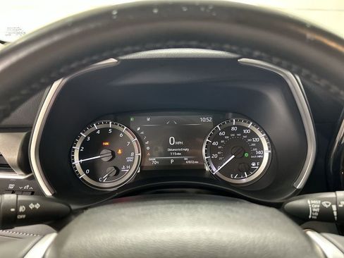 Used 2023 Toyota Highlander XLE AWD/4WD image 13