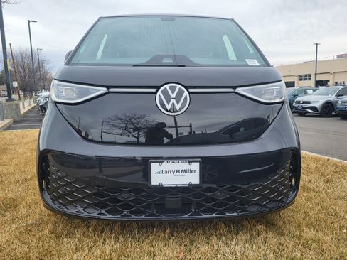 New 2025 Volkswagen ID. Buzz Pro S image 8