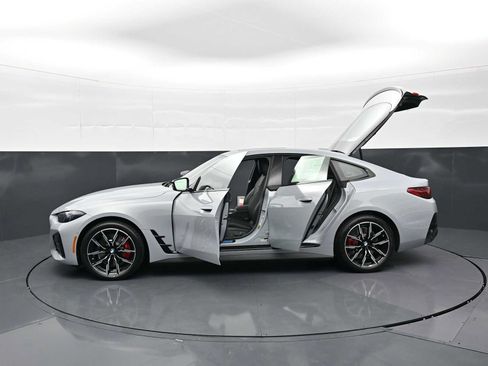 New 2026 BMW i4 eDrive40 w/ M Sport Package RWD image 36