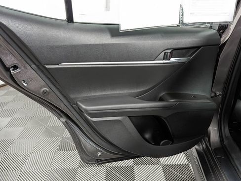 Used 2022 Toyota Camry SE image 36