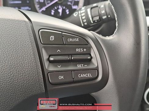 Used 2022 Hyundai Venue Limited image 28