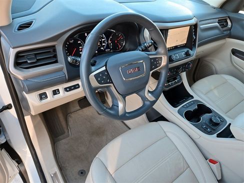 Used 2023 GMC Acadia Denali image 11