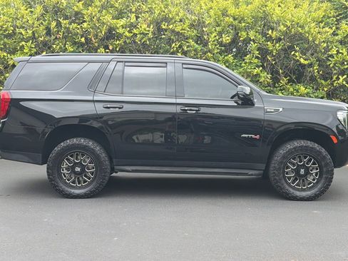 Used 2023 GMC Yukon AT4 w/ Technology Package AWD/4WD image 3