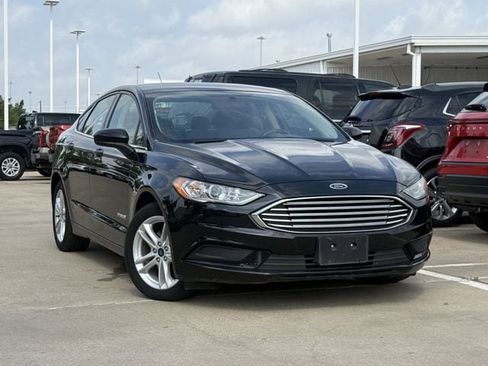 Used 2018 Ford Fusion S FWD image 2